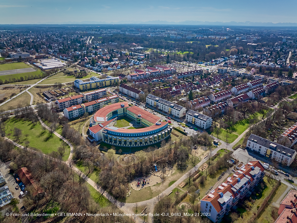 21.03.2023 - Luftbilder von der Baustelle Maikäfersiedlung in Berg am Laim